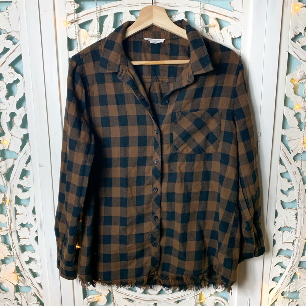 BeachLunchLounge Black + Brown Plaid Top